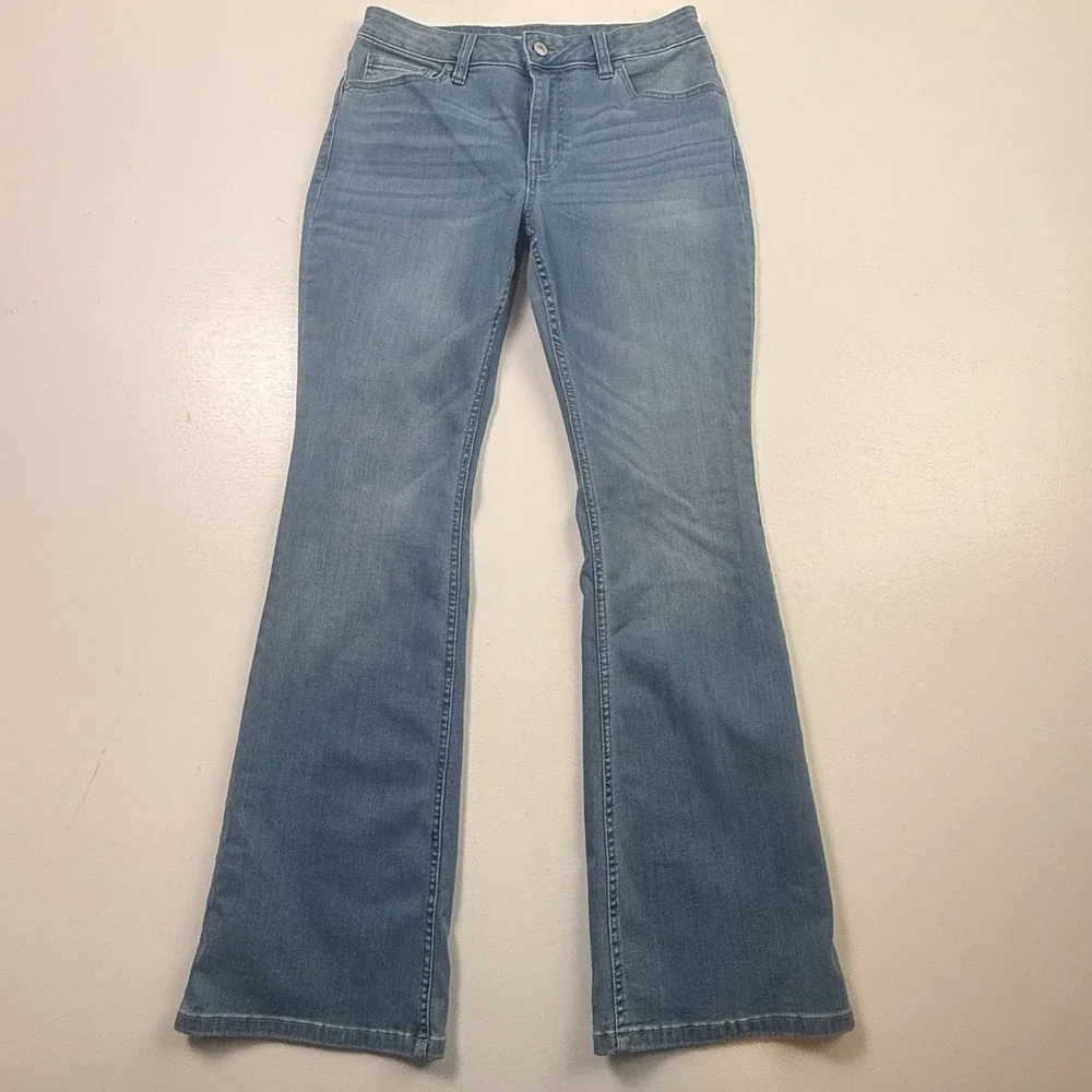 New Shyanne Women's Mid Rise Bootcut Jeans‎ Size 30/32 Light Wash Flare
